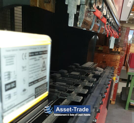 Second Hand AMADA HFE M2 1303 L Hydraulic Press Brake with low hours for sale