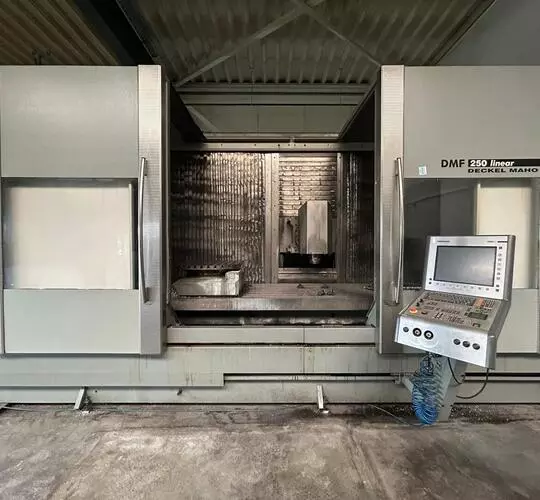 Second Hand DMG Deckel Maho Typ DMF 250 linear traveling column machine for sale