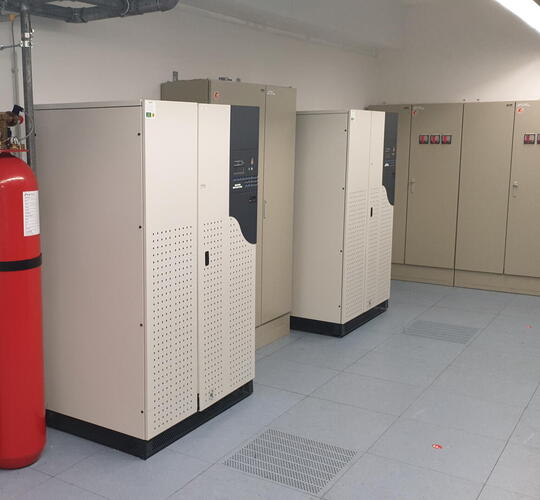 Second Hand - Schneider Electric Galaxy PW 200 unitary 200 kVA UPS for Sale | Asset-Trade